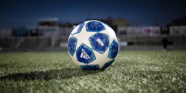 巴西国家队训练备战情况 - 球员们在进行战术演练，状态正佳